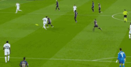 bob半岛体育平台-西媒：加维撞人引不满 皇马大哥们要找他聊一聊？